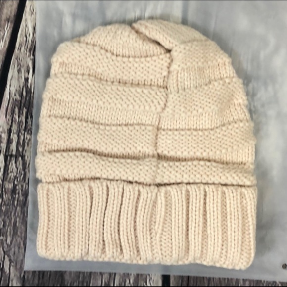 NEW 2 Stretch Knit Beanie Hats - Picture 5 of 8